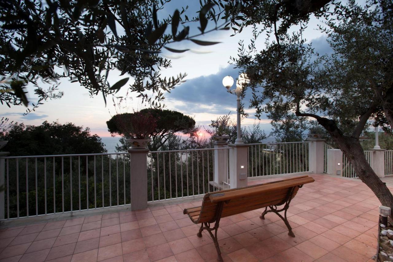 Villa Rusella With Terrace & Breathless Sea Views Massa Lubrense Exterior photo